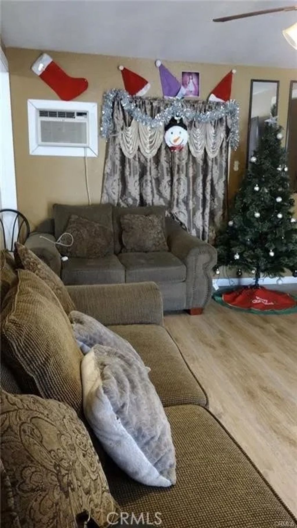 Photo of 910 E 76th Pl, Los Angeles, CA 90001 (MLS # DW26004832)