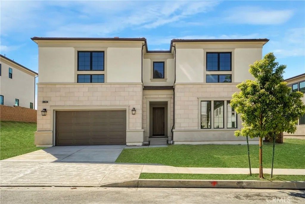 Photo of 20534 Edgewood Ct, Chatsworth, CA 91324 (MLS # SR25267070)