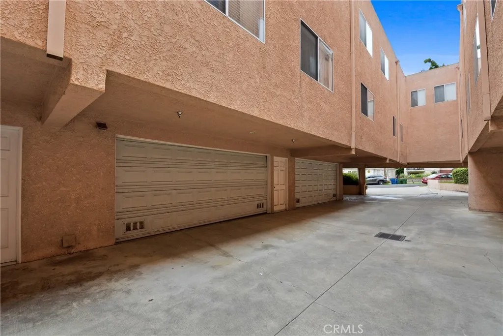 1158 W 11th Street J