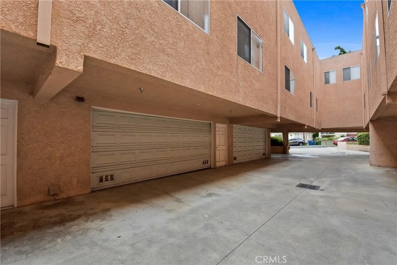 1158 W 11th Street J