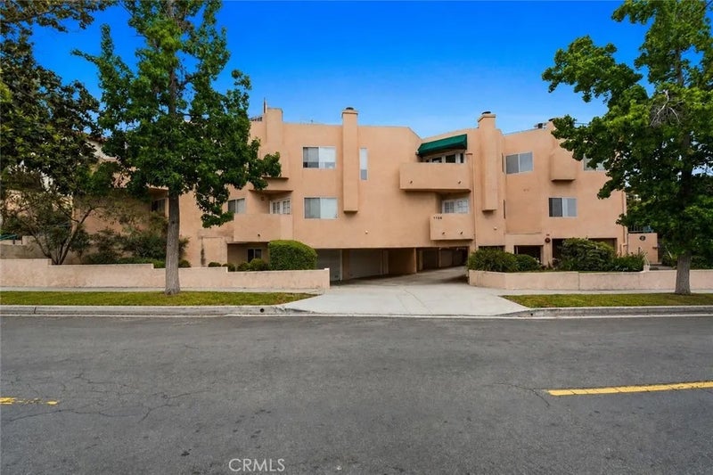 1158 W 11th Street J