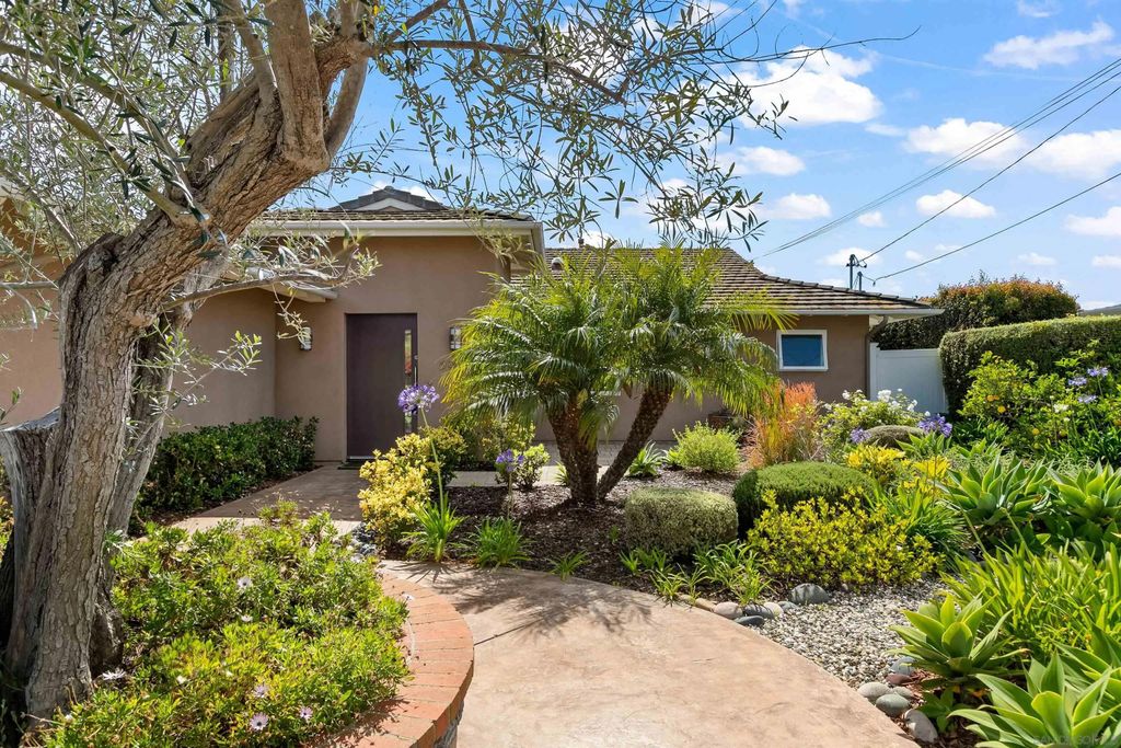 Photo of 5958 Sagebrush RD, La Jolla, CA 92037 (MLS # 260012239)