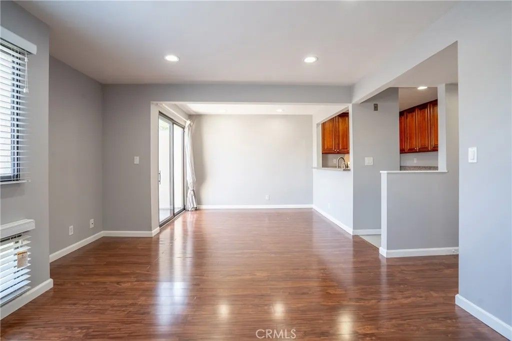 Photo of 435 S Virgil Avenue #310, Los Angeles, CA 90020 (MLS # SR25245469)