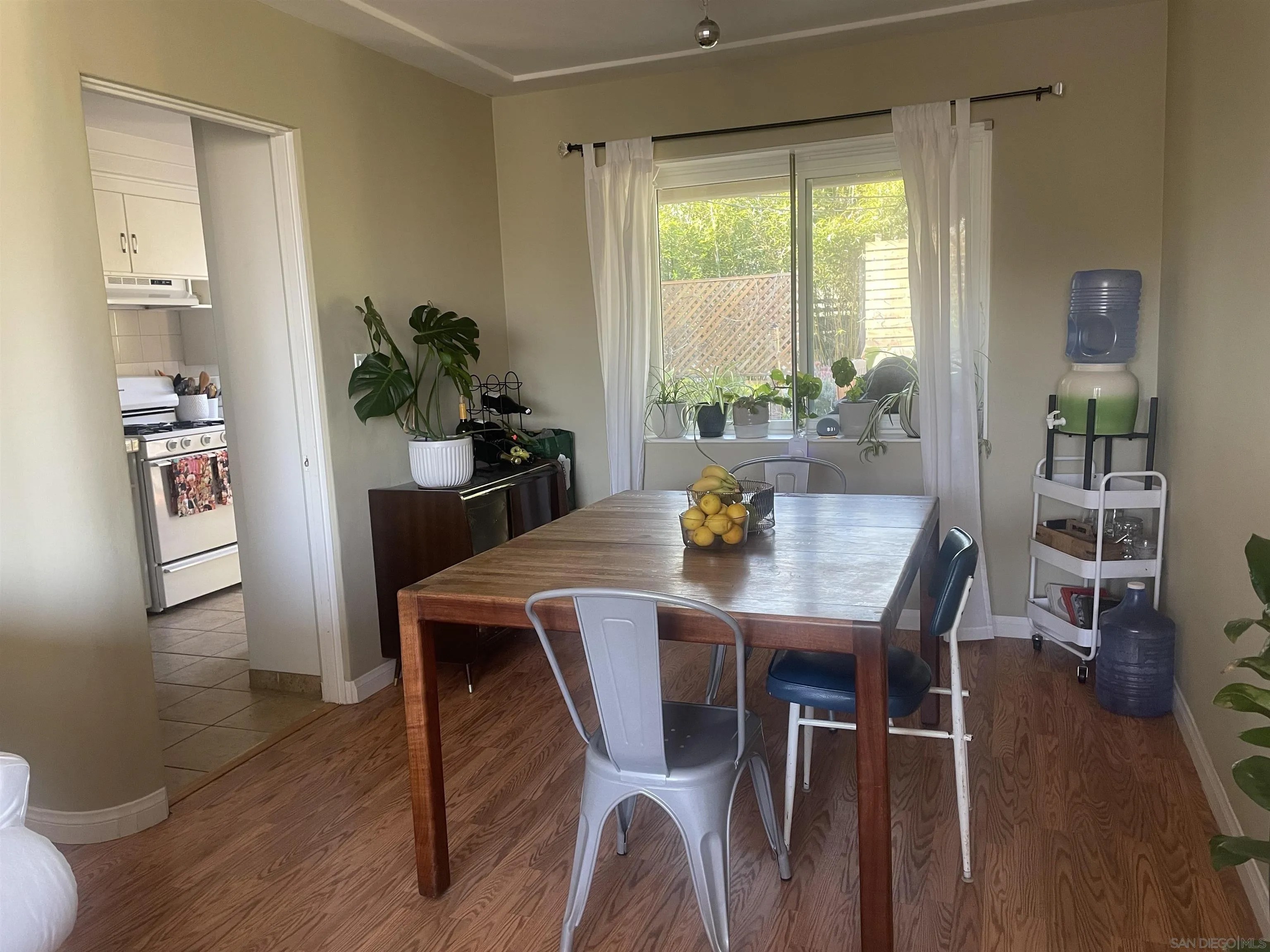 4511 Santa Monica Ave