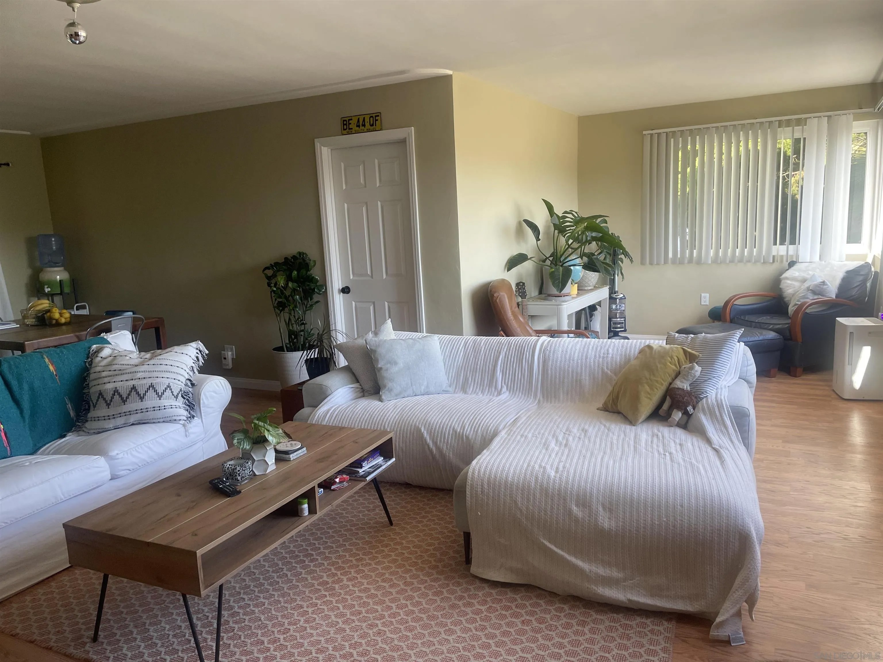 4511 Santa Monica Ave