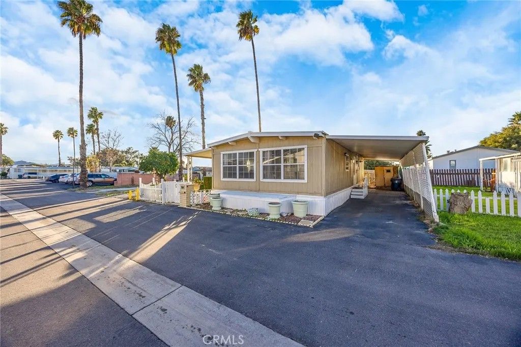 Photo of 4400 W Florida Ave #271, Hemet, CA 92545 (MLS # CV26004928)