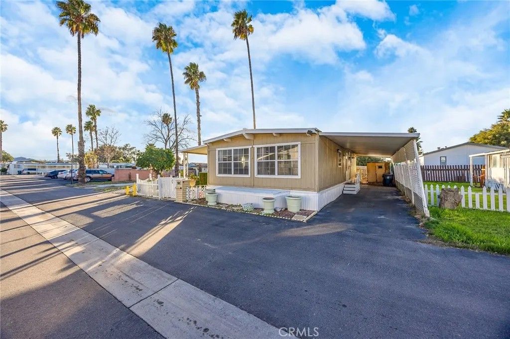 Photo of 4400 W Florida Ave #271, Hemet, CA 92545 (MLS # CV26004928)