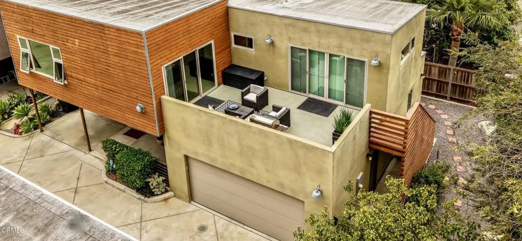213 E Scott Street 2