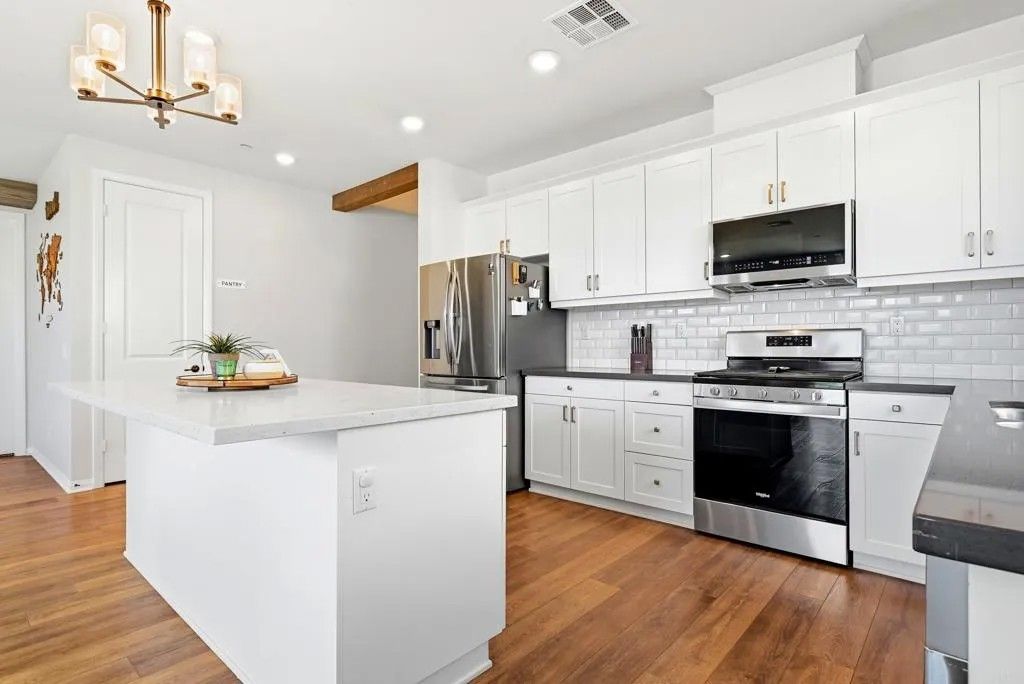 Photo of 2409 Tulip Dr, Perris, CA 92570 (MLS # NDP2604045)