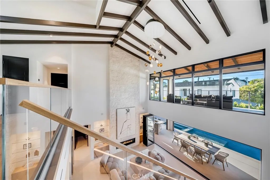 427 Santa Ana Av