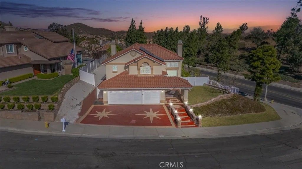 Photo of 429 Somerset Cir, Corona, CA 92879 (MLS # DW25276619)