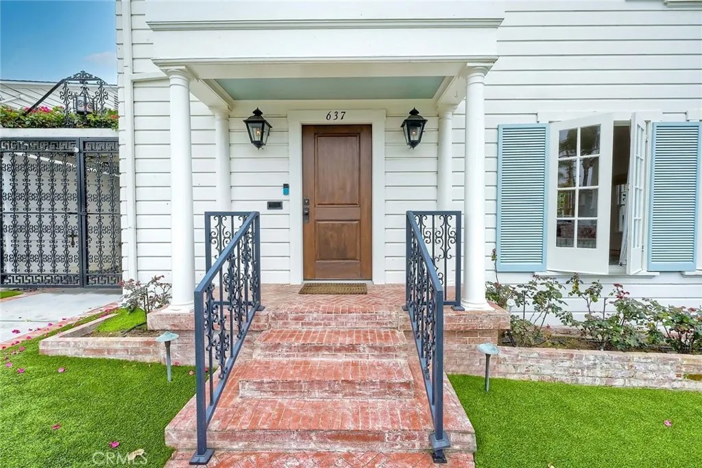 637 Arenas St.