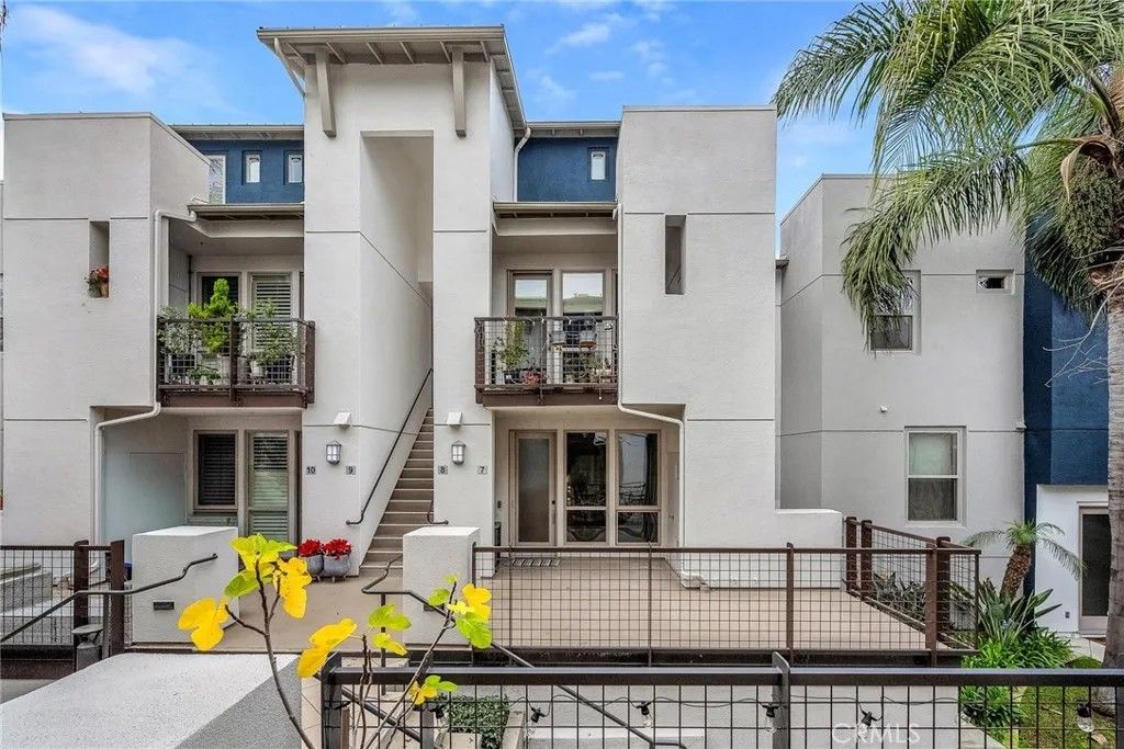 Photo of 5410 W 149th #7, Hawthorne, CA 90250 (MLS # SB25282129)