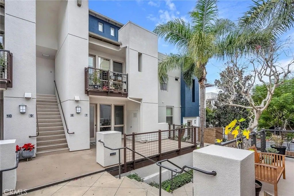 Photo of 5410 W 149th #7, Hawthorne, CA 90250 (MLS # SB25282129)