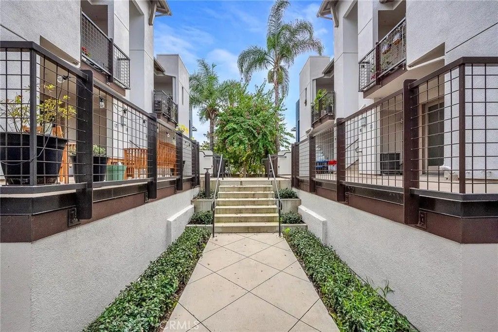 Photo of 5410 W 149th #7, Hawthorne, CA 90250 (MLS # SB25282129)