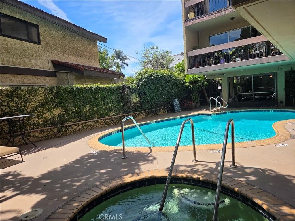 Photo of 1061 Park Avenue #302, Long Beach, CA 90804 (MLS # PW26077910)