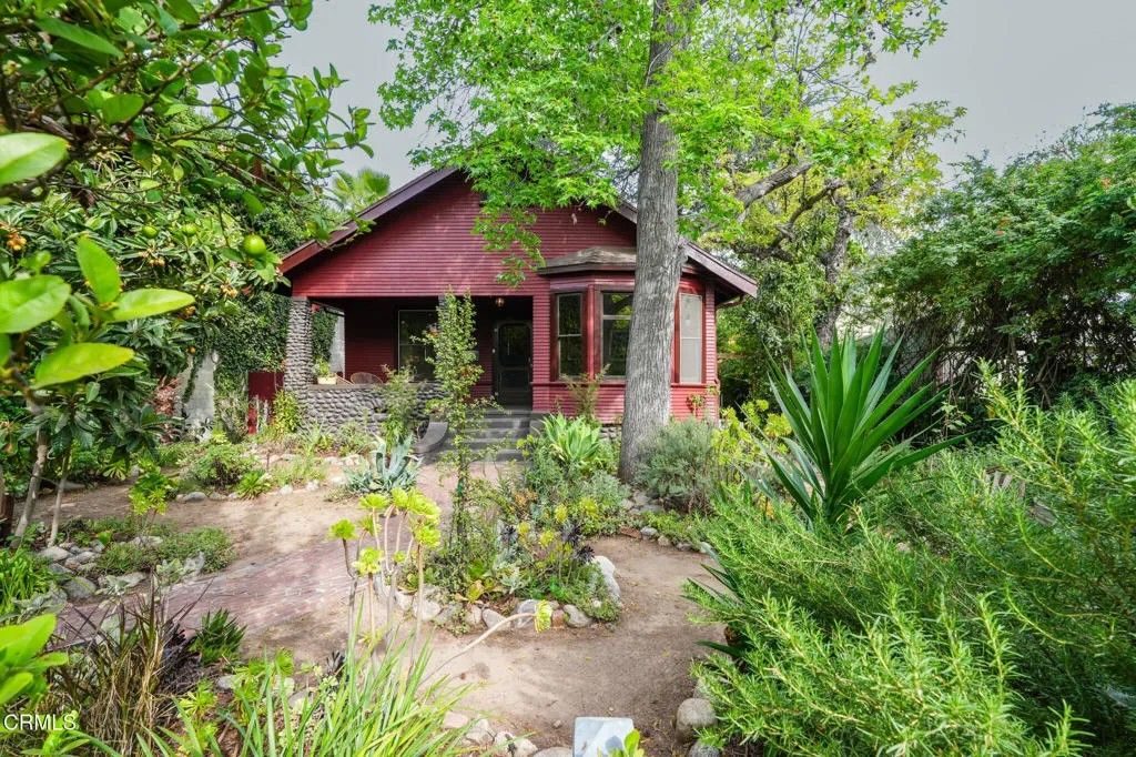 Photo of 1008 Mound Avenue, South Pasadena, CA 91030 (MLS # P1-26535)