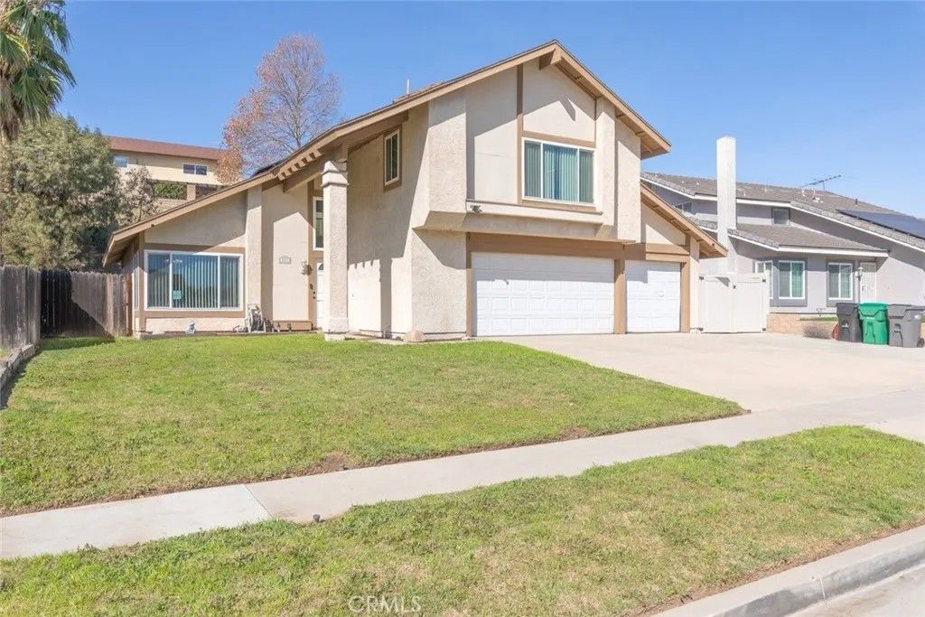 Photo of 974 Nottingham Dr, Corona, CA 92880 (MLS # IG26023051)