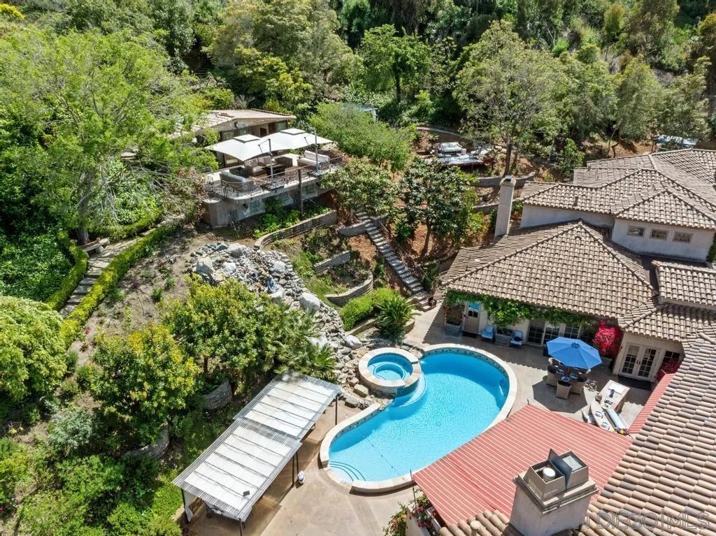 2643 Hidden Valley Rd