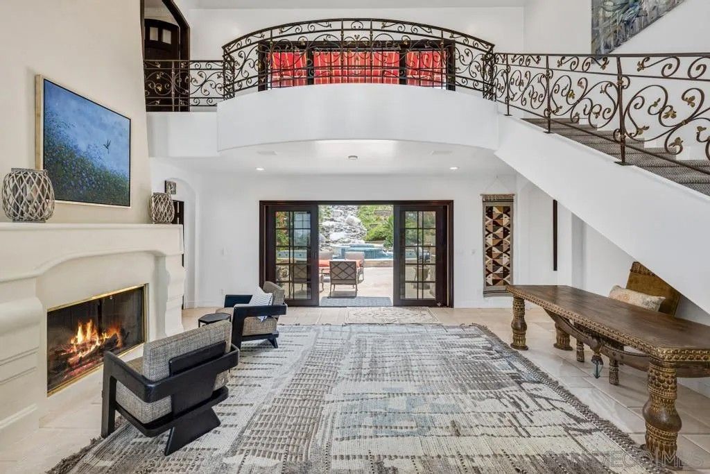 Photo of 2643 Hidden Valley Rd, La Jolla, CA 92037 (MLS # 240025636)