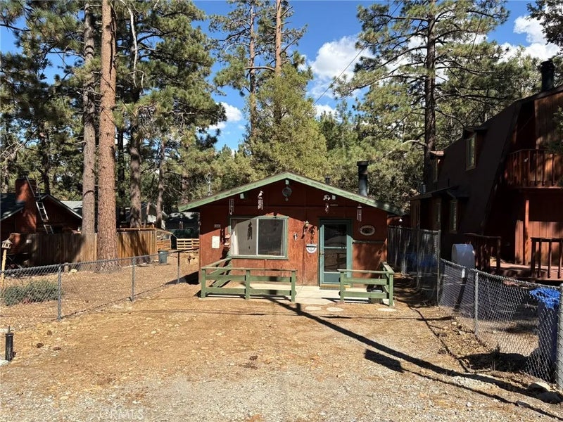 343 Holmes Lane
