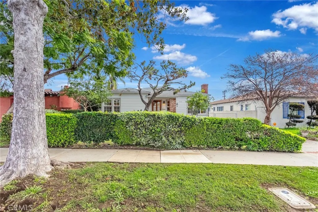 912 S Sierra Vista Avenue