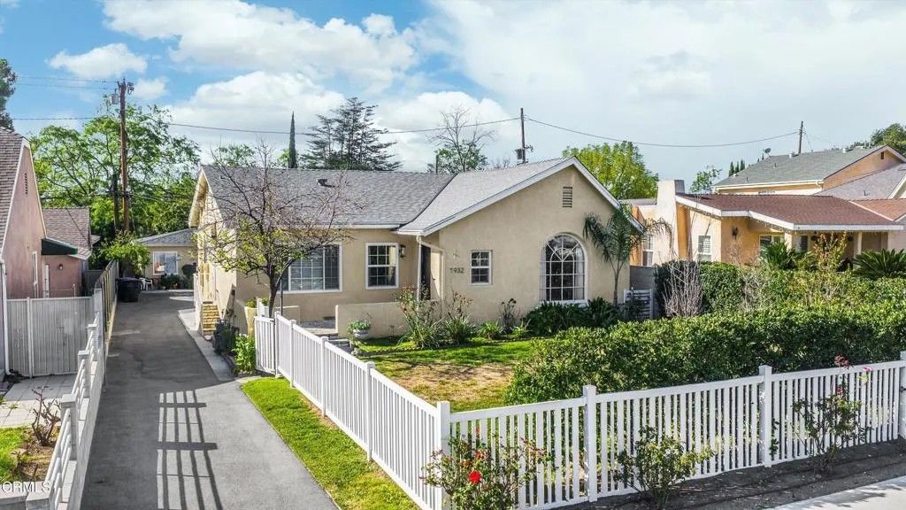 Photo of 1932 E Washington Boulevard, Pasadena, CA 91104 (MLS # P1-26399)