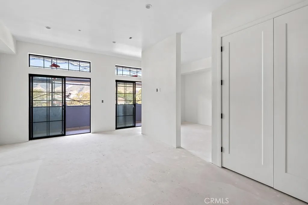 581 Higuera Street 307