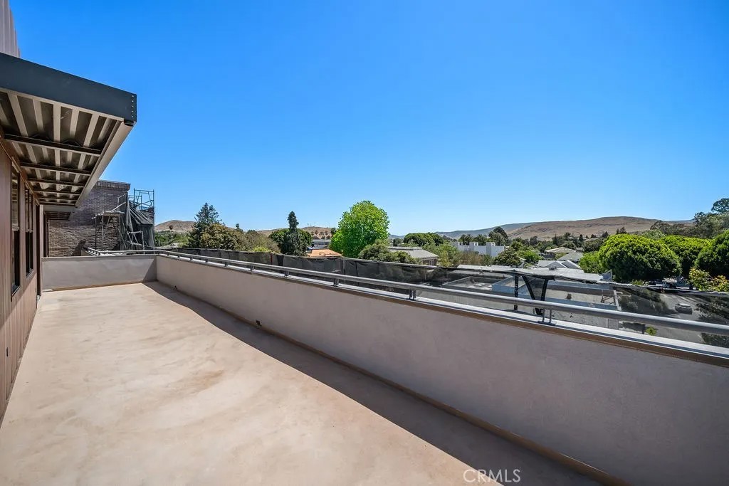 581 Higuera Street 307