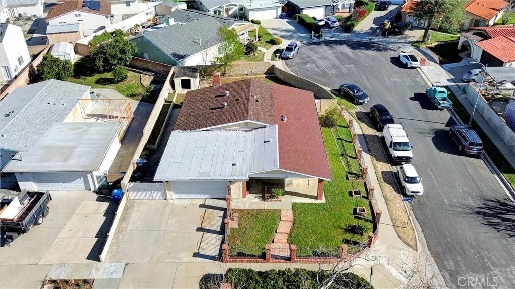 Photo of 10532 Eton, Chatsworth, CA 91311 (MLS # SR25279063)