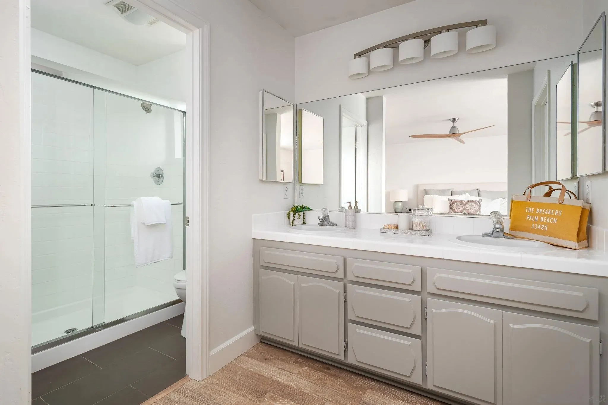 Carlsbad, California 92009, United States, 5 Bedrooms Bedrooms, ,5 BathroomsBathrooms,Residential,Active,198080