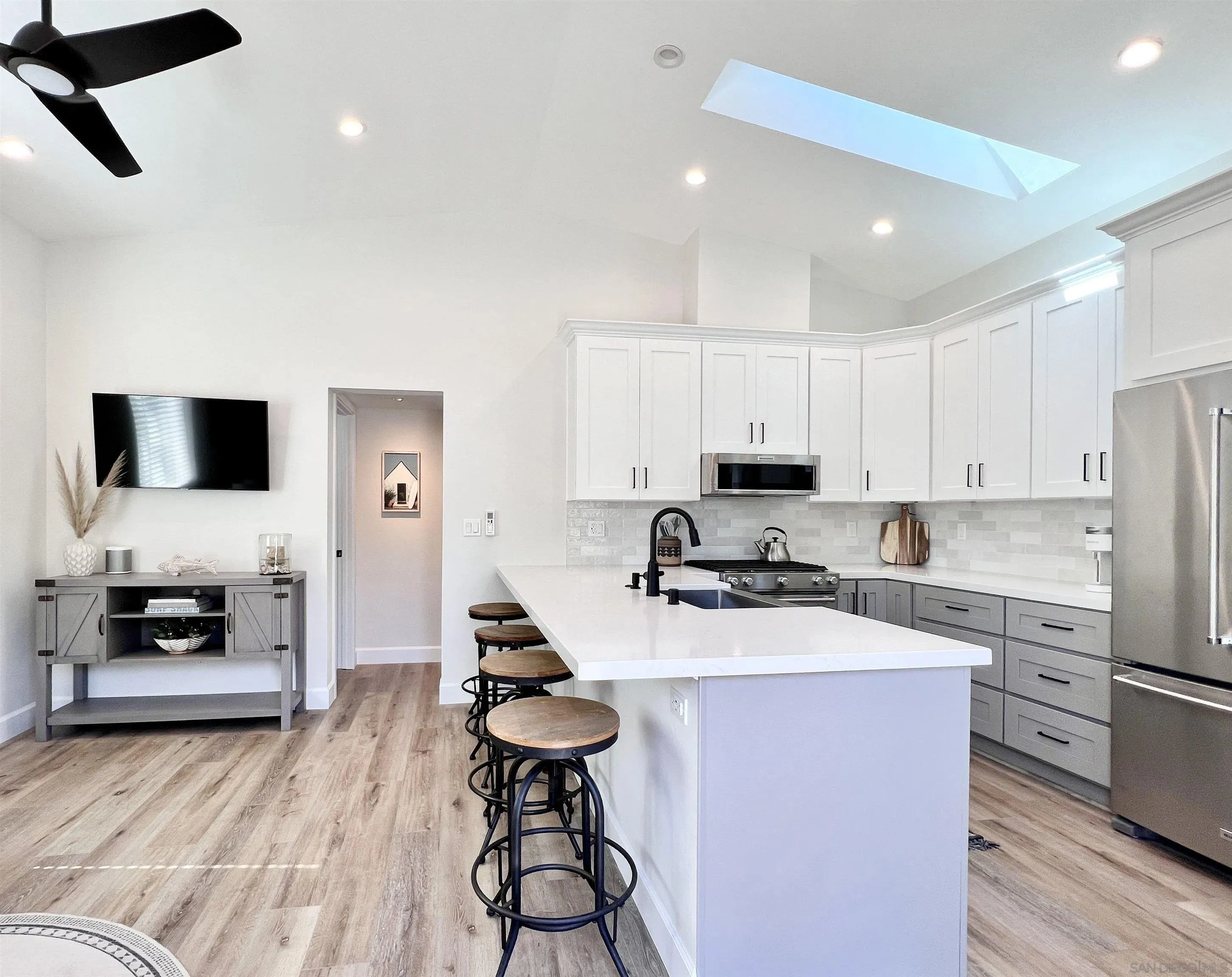 Carlsbad, California 92009, United States, 5 Bedrooms Bedrooms, ,5 BathroomsBathrooms,Residential,Active,198080