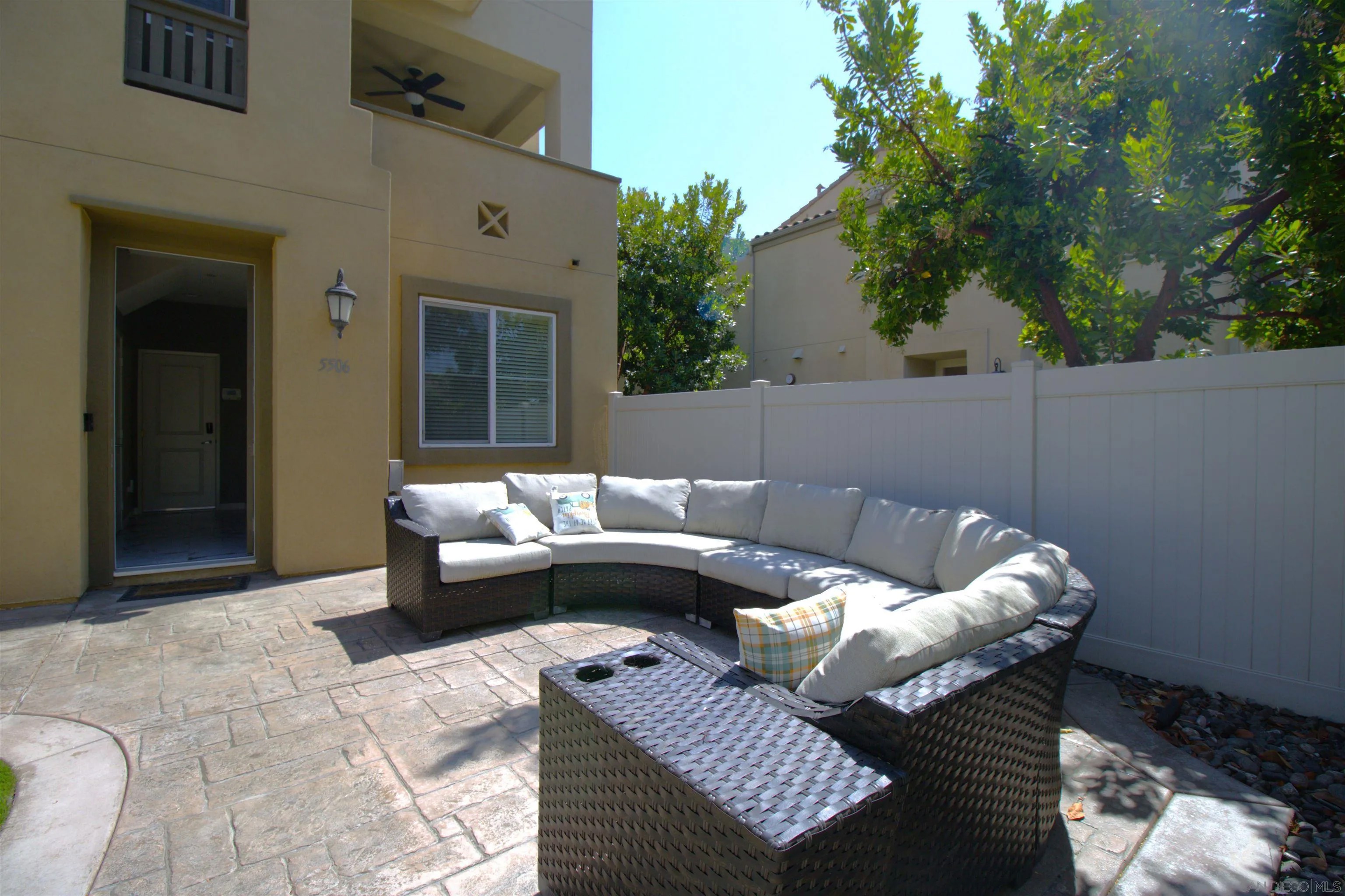5506 San Roberto