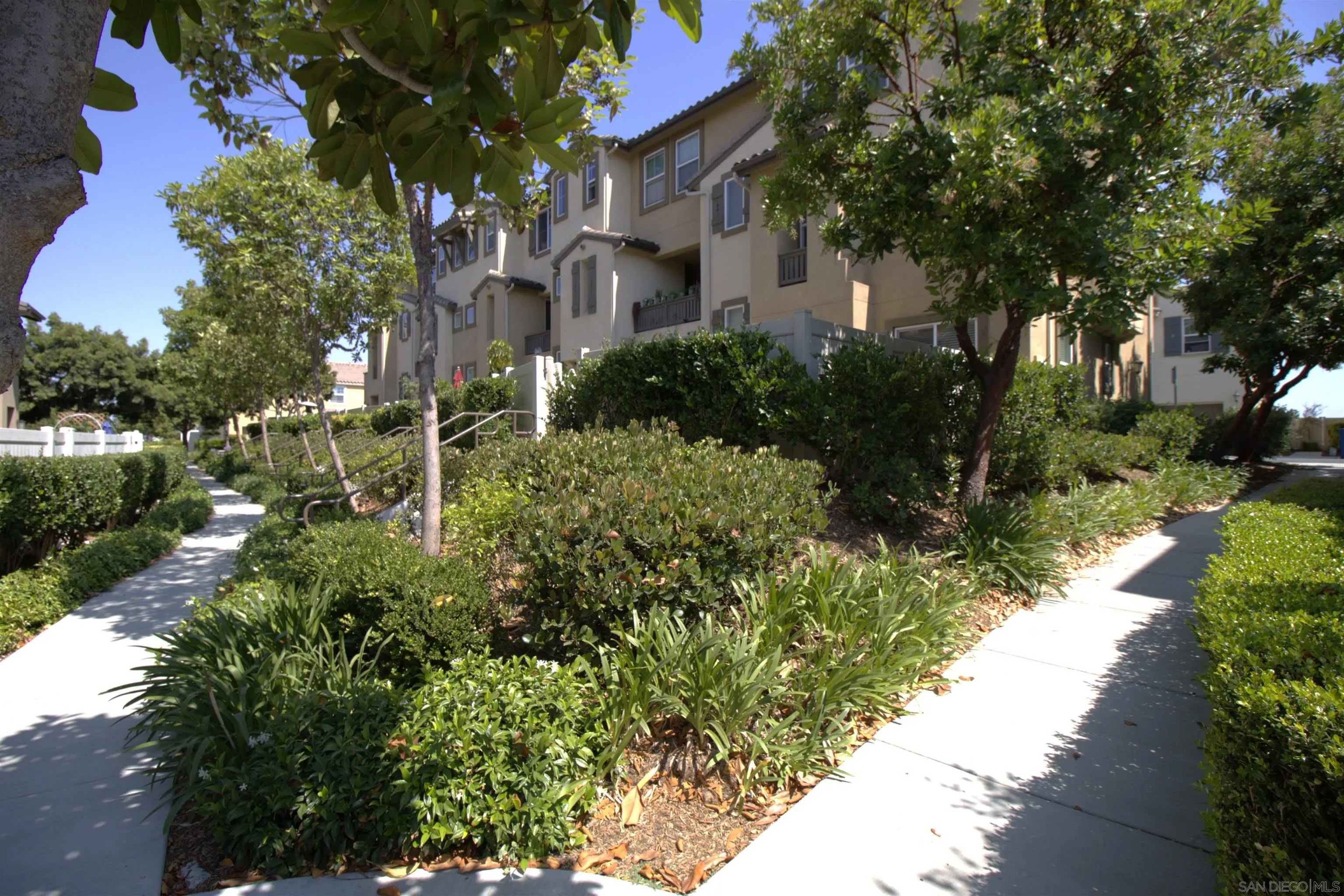 5506 San Roberto