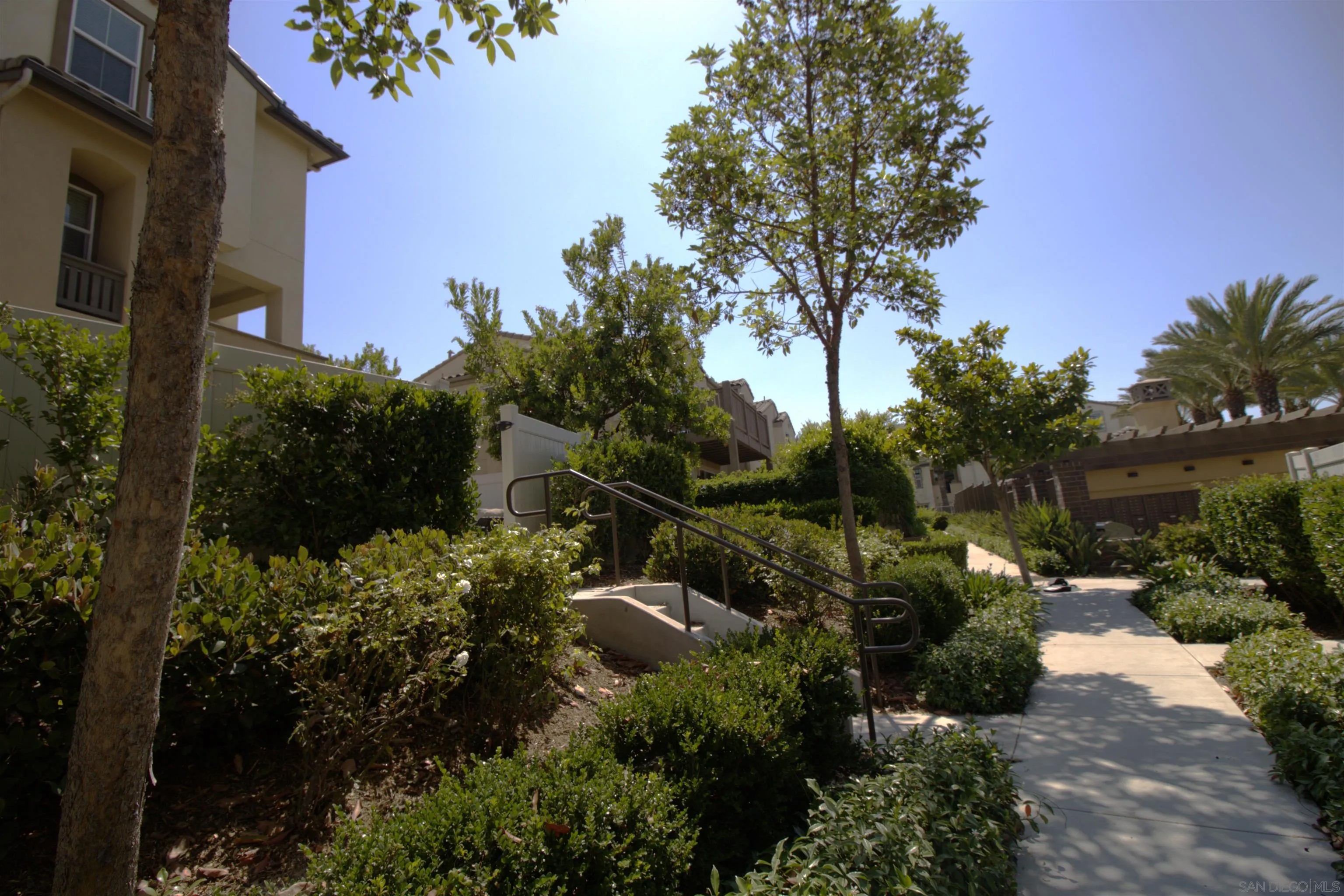 5506 San Roberto