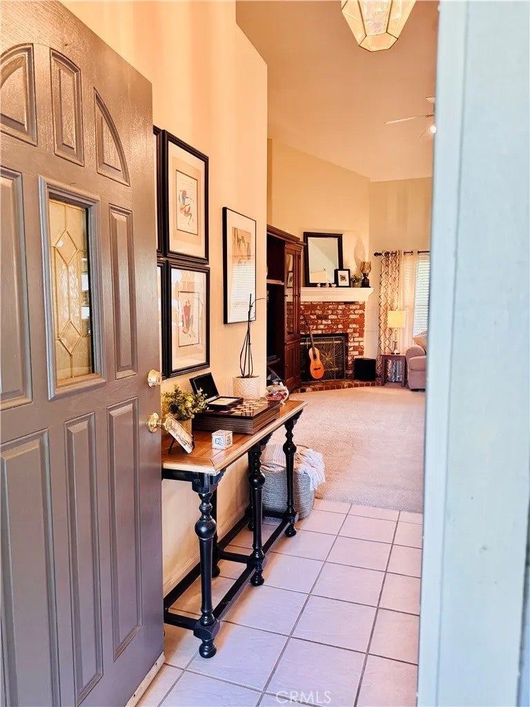 2559 E Fallbrook