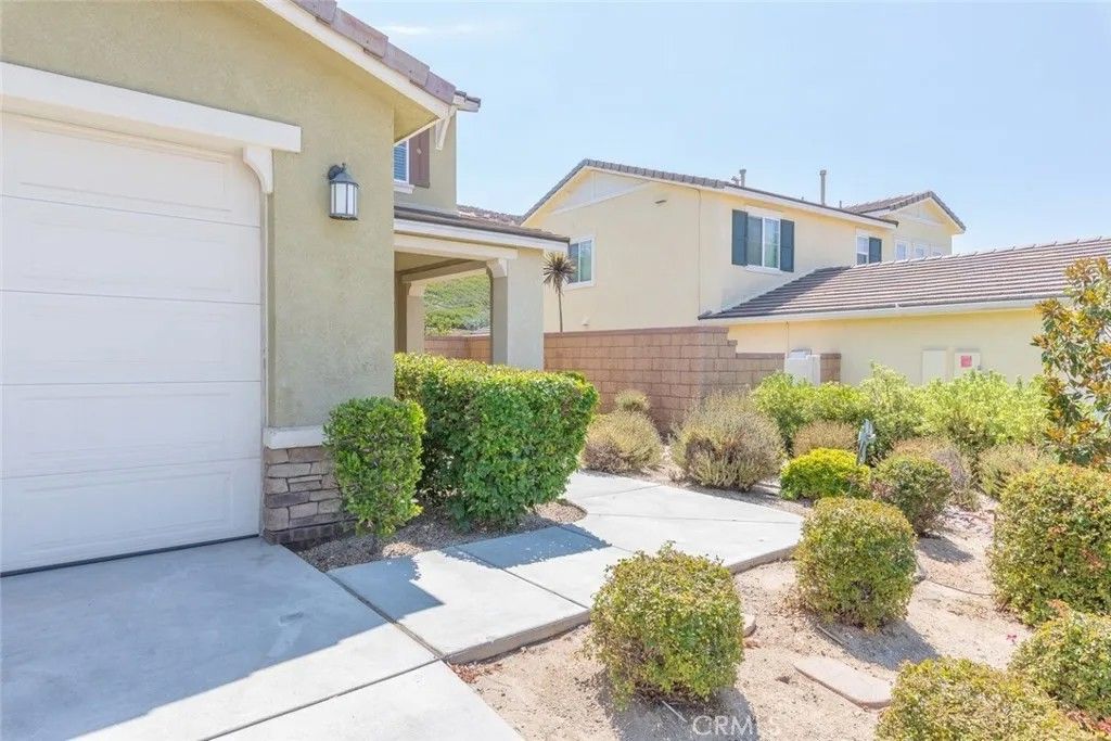 Photo of 35135 Sorrel Ln, Lake Elsinore, CA 92532 (MLS # OC25265997)