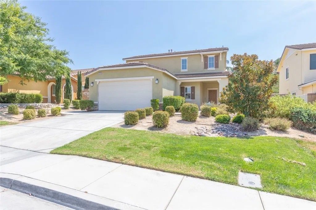 Photo of 35135 Sorrel Ln, Lake Elsinore, CA 92532 (MLS # OC25265997)