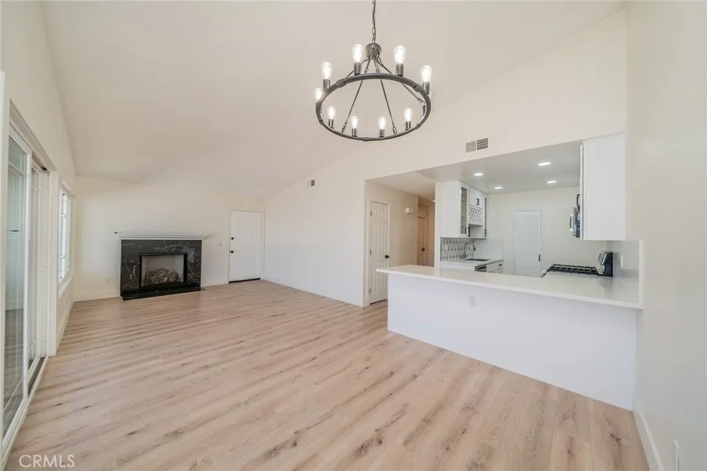 1122 Monroe