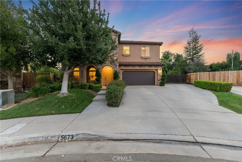 5673 N Sycamore