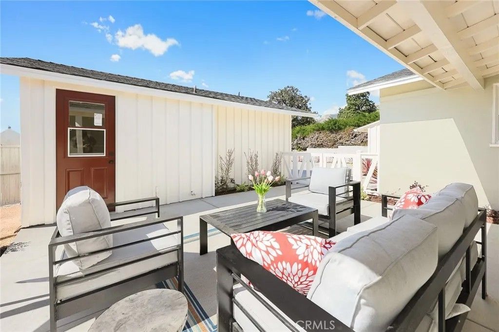 Photo of 1140 Daveric Dr, Pasadena, CA 91107 (MLS # AR26060293)