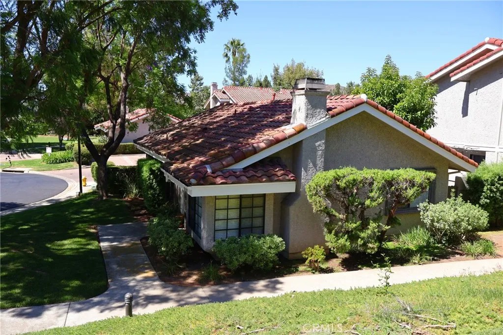 929 Thistlegate