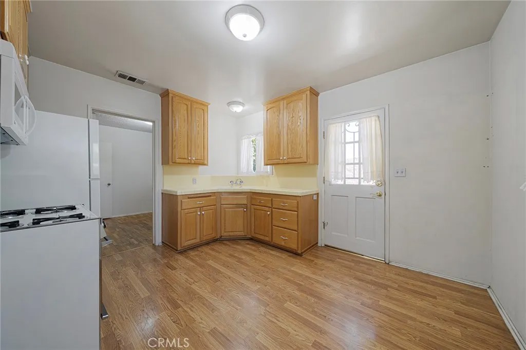 1118 E Deodar