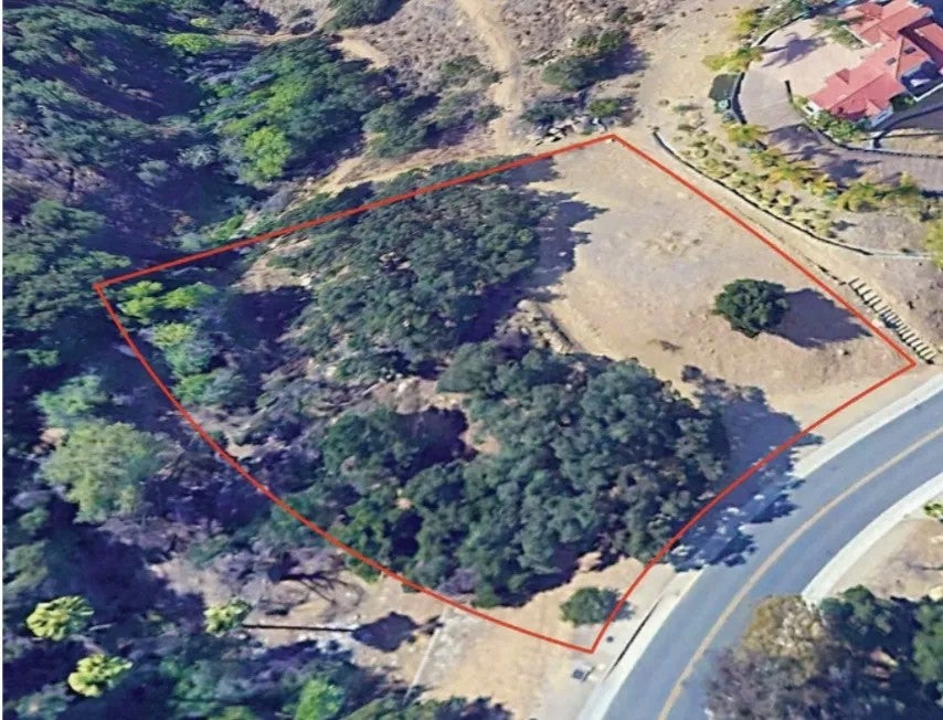 Photo of 137 Buckskin Rd, Bell Canyon, CA 91307 (MLS # AR26195266)
