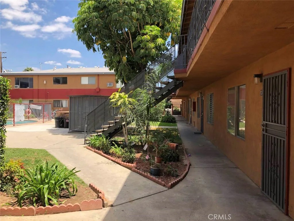 1015 W Garvey Avenue North