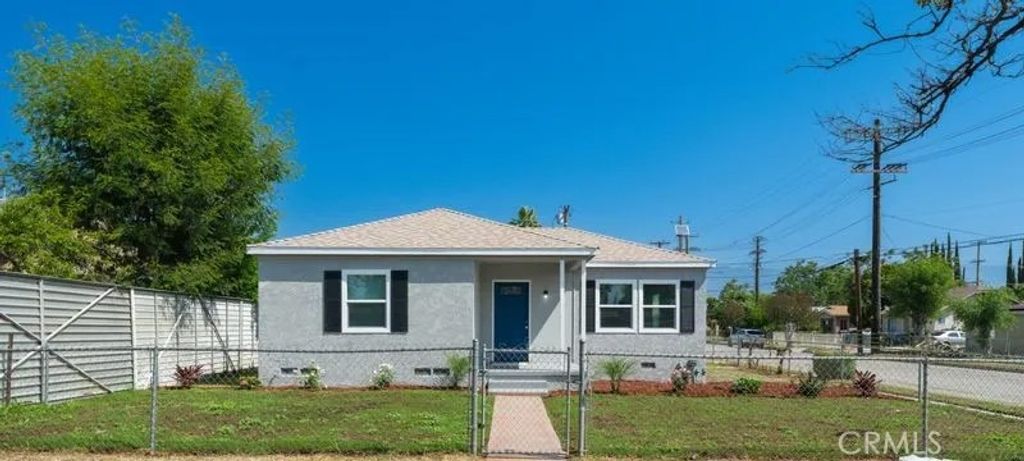 Photo of 1202 W 11th St, San Bernardino, CA 92411 (MLS # CV26092576)