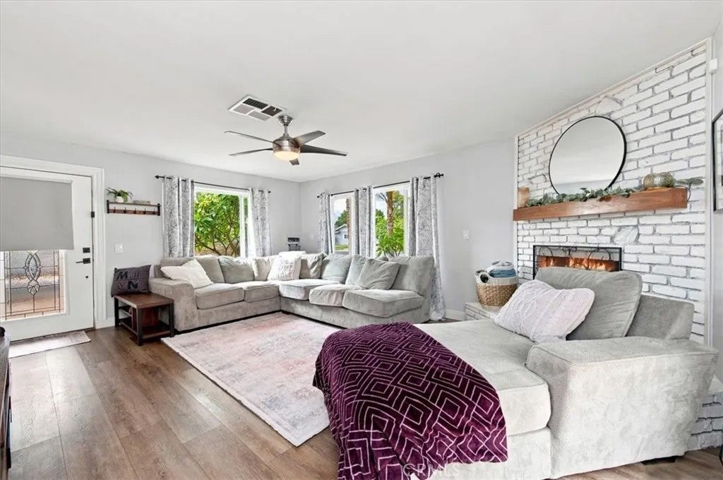 4375 Toyon