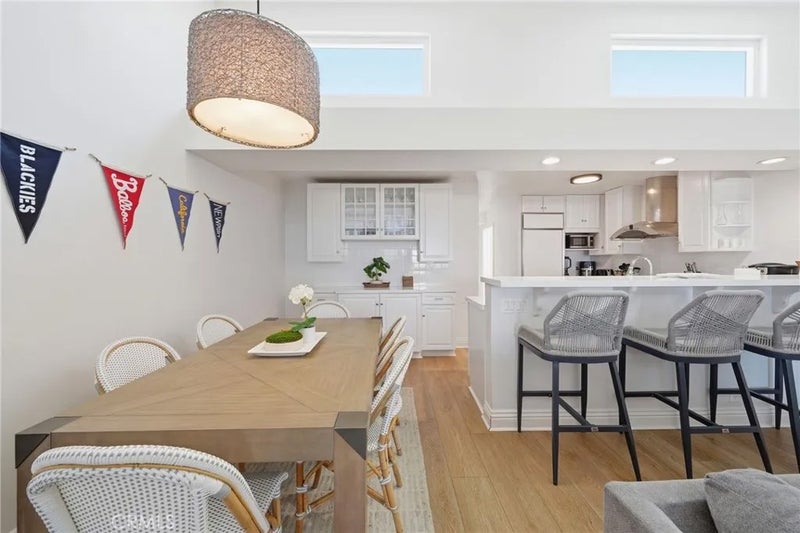 2202 W Oceanfront