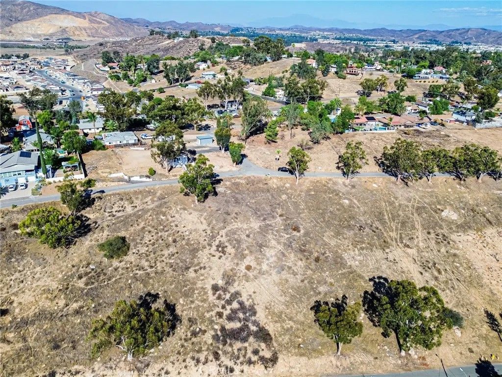 Photo of 16374 Bailey, Lake Elsinore, CA 92530 (MLS # OC26097345)