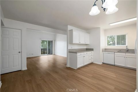 Photo of 2536 White Oak Pl #2, Escondido, CA 92027 (MLS # SW26078492)